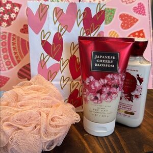 Bath & Body Works Japanese Cherry Blossom Moisturizer Set - Red & Pink